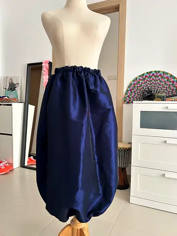 Kika Vargas Navy blue satin midi skirt with elastic waist -M excellent condition