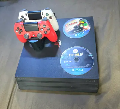 PS4 PRO 1TB TWO CONTROLLER +2 GAMES 13.40 VERSION