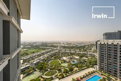 Corner Unit | Boulevard and Golf View | 2 Parkings