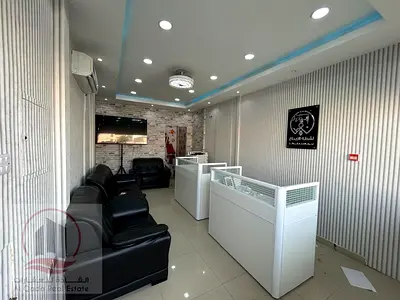 للايجار محل بالروضة 3 على شارع رئيسي عباره عن ميزانين بالقرب من شارع الشيخ عمار وشارع الشيخ محمد بن زايد ويقع المحل في شارع حيوي