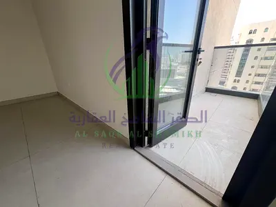 شقة غرفة ماستر وصالة للإيجار السنوي تصميم عصري أول ساكن بلكونة وإطلالة مفتوحة وتشطيبات راقية وموقع مميز مع باركينغ