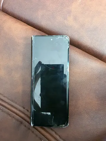Zfold3 screen inside and outside cracked