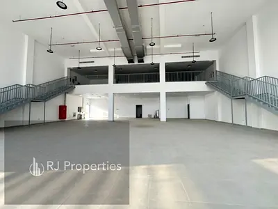 Hot OFFER LUXURY BRAND new showroom 30 days free with MAZZiNE FLOOR business area ready to move spa