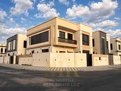 A villa with a price including registration and ownership fees on the main street, ready to move in,