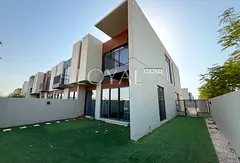 True Corner Unit | Single Row | Well Maintained