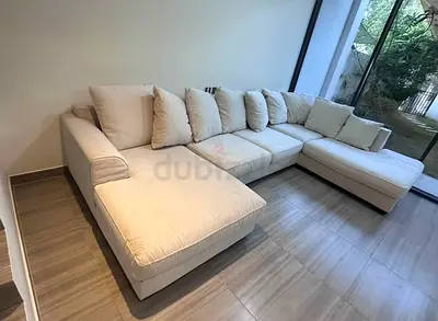 Looks Great condition the One King ston Sectional Ushape Sofa Beige Excellent condition