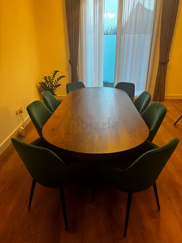 Dining table 8 seater