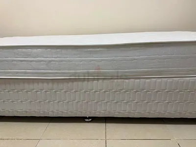 Single spring mattress + Bed base