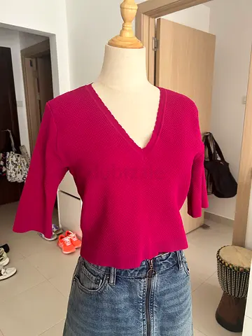 Rachel Roy Fuchsia V-neck Knit Top with Wide Sleeves - Size M-L