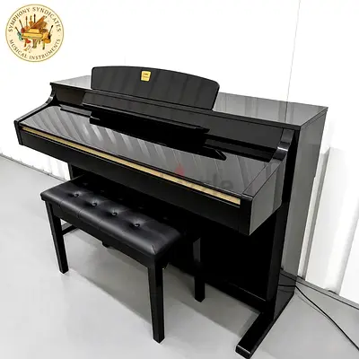 Yamaha CLP 330 Polished Ebony Piano – BRAND NEW / High-Gloss Mirror Finish / GH3 Action