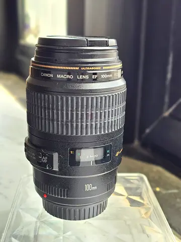 Canon 100mm Macro Lens