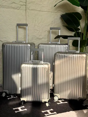 Roller luggage set