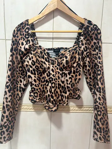 5 x cute tops ONLY 20dhs !!