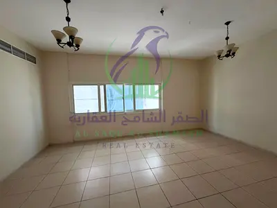 غرفتين وصالة مع باركن غرفة ماستر ببلكونة وخزائن حائط