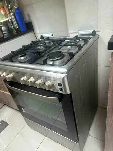 Nikkai Used stainless steel 4-burner gas cooker with oven