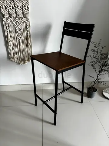 Chairs / Bar stools