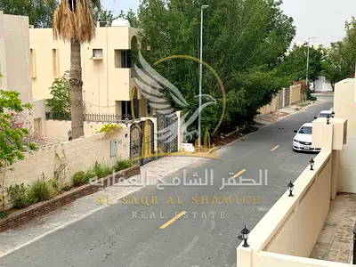 فيلا فاخرة بتصميم عصري للايجار السنوي بمنطقة الرفاعة بالشارقة بمساحات واسعة جدا و تشطيب سوبر ديلوكس
