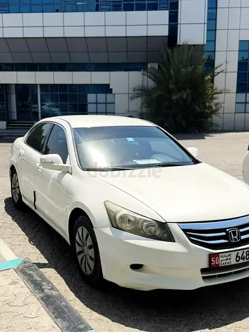 Honda Accord SE 2011 GCC Specs - Well Maintained