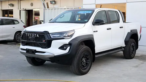 Toyota Hilux GR Sport - 2.8L Diesel