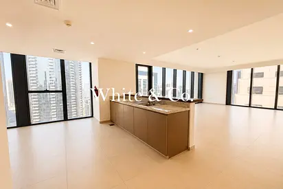 Burj Khalifa View | Vacant | 3 Bedroom