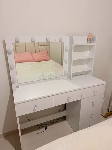 White Dressing Table with Lighted Mirror and Drawers