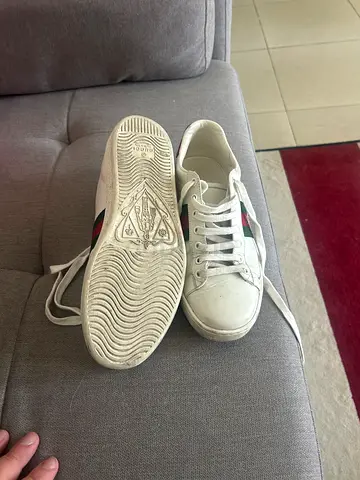 White genuine Gucci casual sneakers with green-red stripe, used