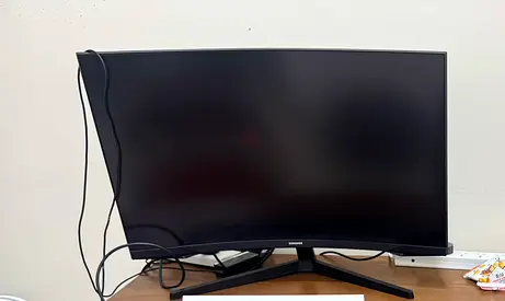 Samsung 32” Curved Monitor