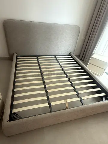 Upholstered double bed frame with slatted base - light grey