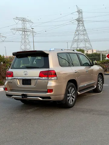 2016 Toyota LAND CRUISER — миниатюра 6