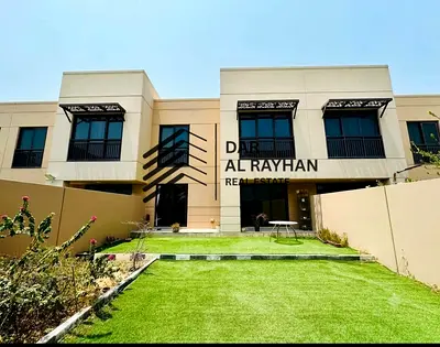 🏡 **تاون هاوس فاخر 3 غرف | جوري، الزاهية | 3,714 قدم² | 140 ألف درهم**