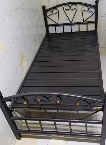 Used single bed heavy duty chano good