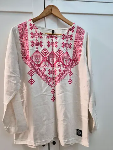 Brands new embroidery print linen top