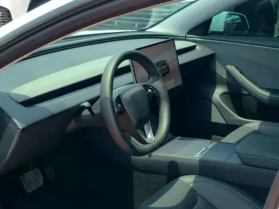 صورة 5 لـ 2026 Tesla MODEL 3