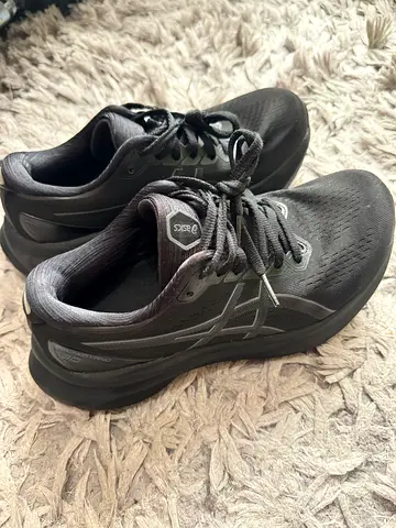 ASICS Running Shoes - Black, Size Not Specified, Lightly Used