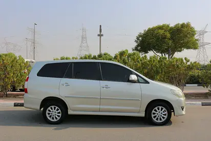 2013 Toyota INNOVA — фото 7