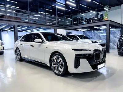 2023 BMW 760Li M-KIT | 4.4L V8 TWIN TURBO | 33,000 KM | IMMACULATE CONDITION