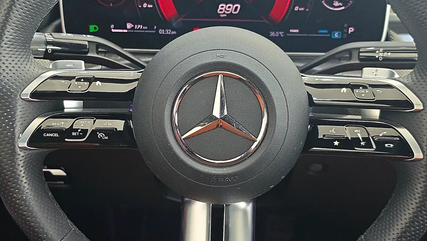Mercedes-Benz C-Class 2025