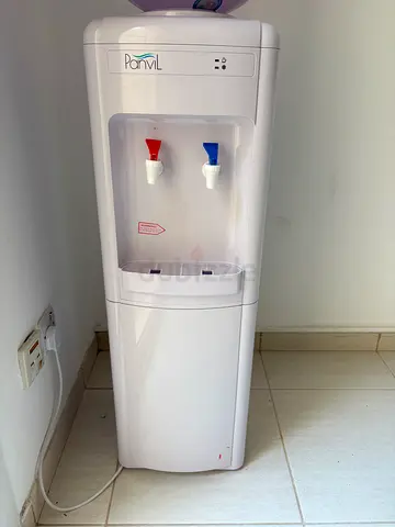 Standing Water Dispenser - Hot & Cold, White, Excellent Condition