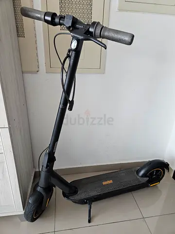 Used black electric scooter in good condition – folding, daily commuter