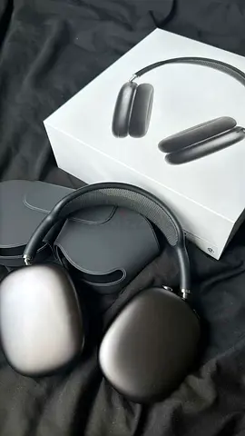 Apple AirPods Max - Space Gray (Good Condition)