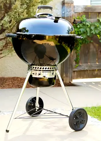 Weber Master-Touch GBS E-5750 Charcoal Kettle Grill - Good Condition