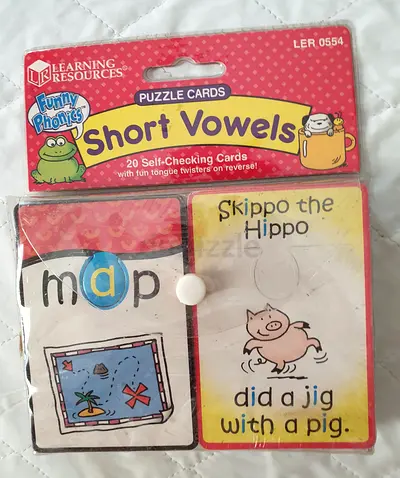 Learning Resources Funny Phonics Short Vowels Puzzle Cards - 20 Self-Checking, Brand New