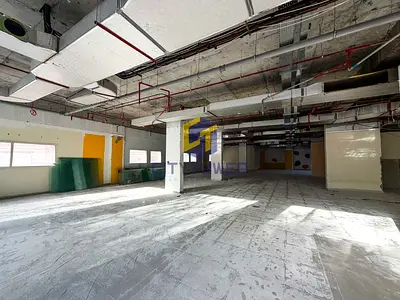 SPACIOUS CORNER SHOP • GROUND FLOOR • SHELL & CORE • PRIME LOCATION • OUD METHA