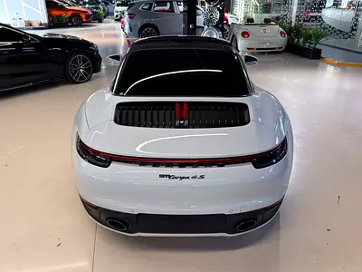 2022 Porsche 911 — миниатюра 9