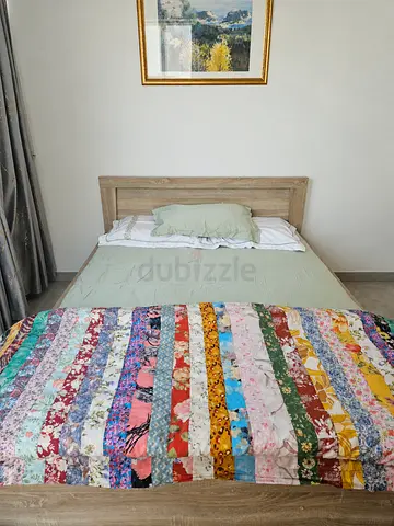 Wooden Queen Size Bed Frame with Headboard