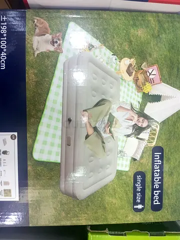 Inflatable single-size air bed (198 x 100 x 40 cm) - unused in box