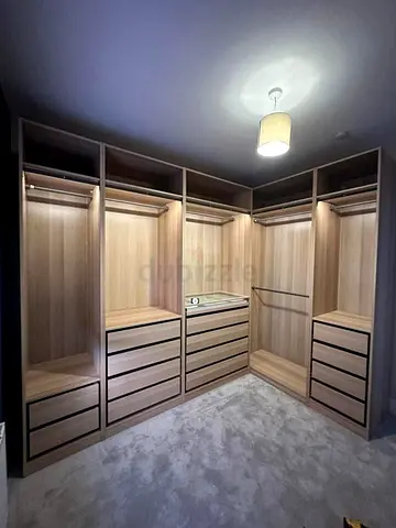 Made-to-Measure Wardrobes with Elegant Finishes