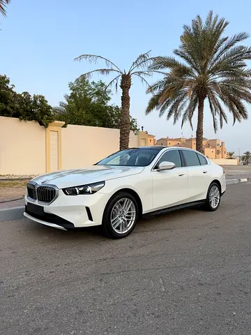 2027 BMW 5-SERIES — миниатюра 3