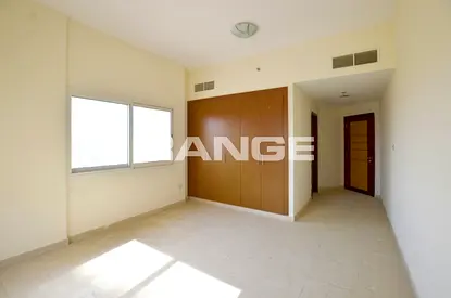 Huge and Bright 2 bhk | Closed Kitchen |
