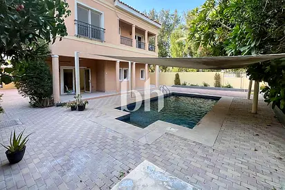 Immaculate Condition | 5Bed | Upgraded | With Pool
